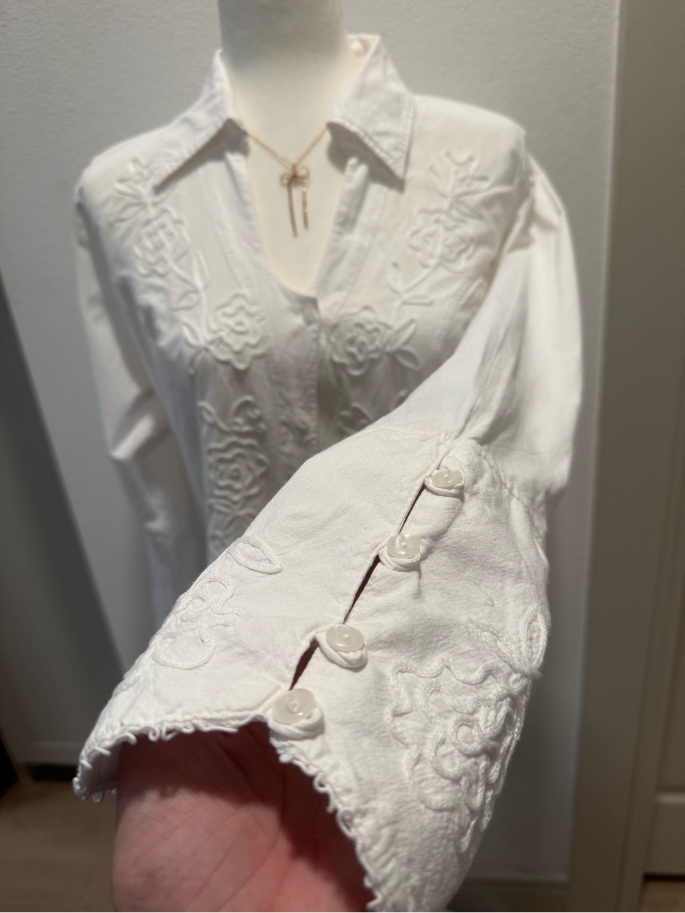 Inca Cottons White Floral Embroidered Cotton Button Up Blouse M
